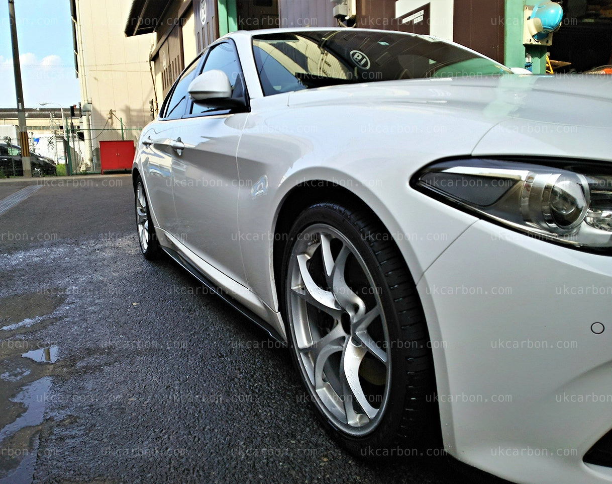 Alfa Romeo Giulia Real Carbon Fibre Side Skirt Kit Flat OEM Style