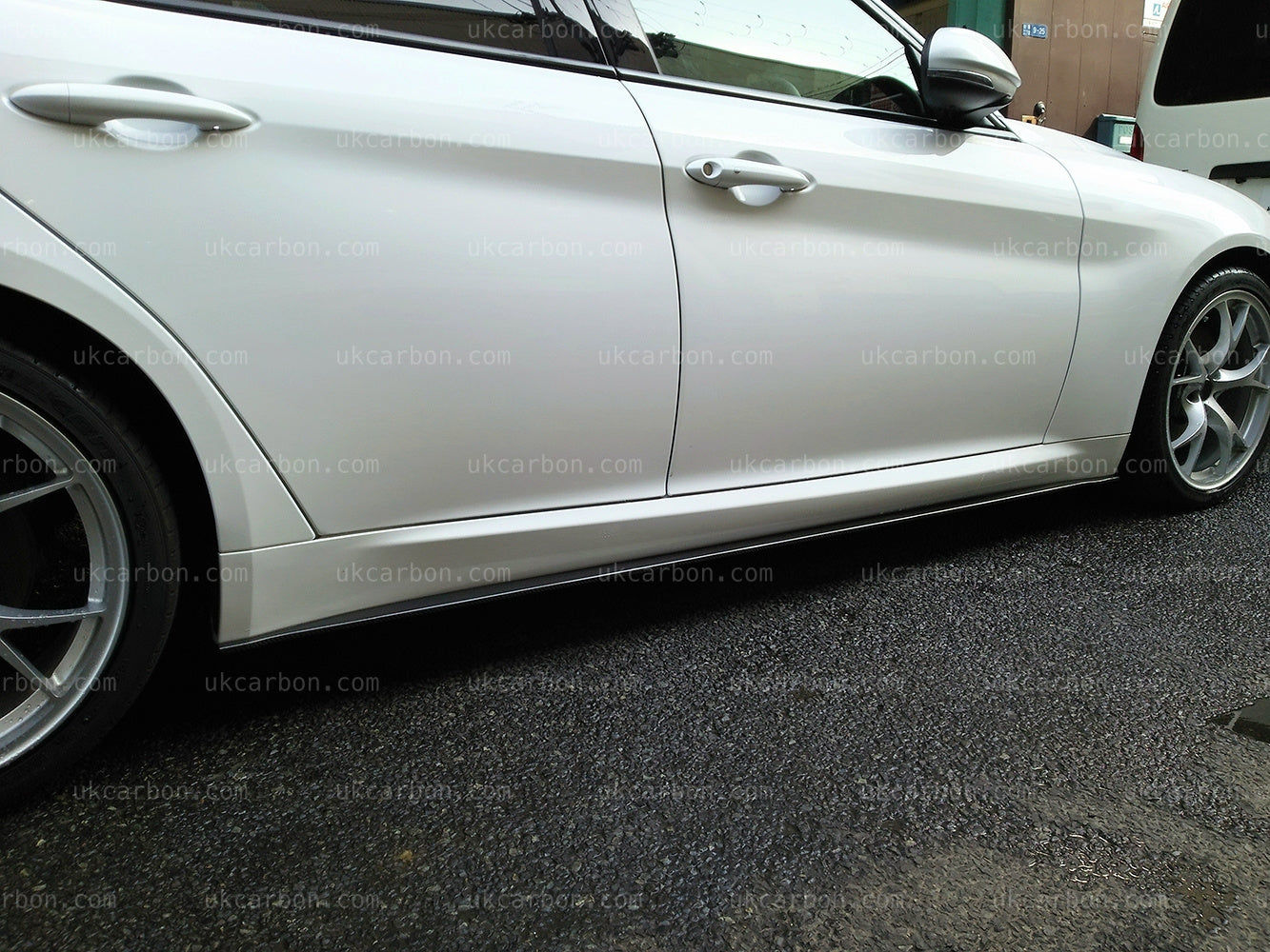 Alfa Romeo Giulia Real Carbon Fibre Side Skirt Kit Flat OEM Style