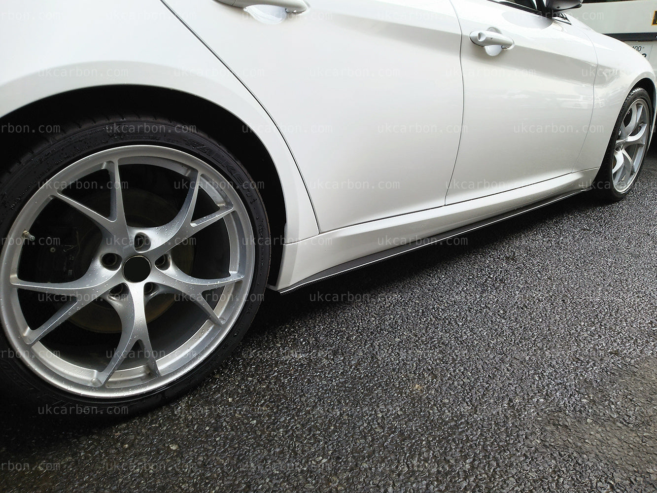 Alfa Romeo Giulia Real Carbon Fibre Side Skirt Kit Flat OEM Style