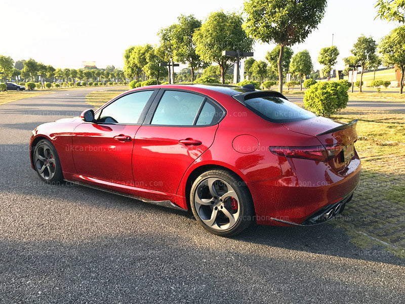 Alfa Romeo Giulia Real Carbon Fibre Side Skirt Kit Fin Style