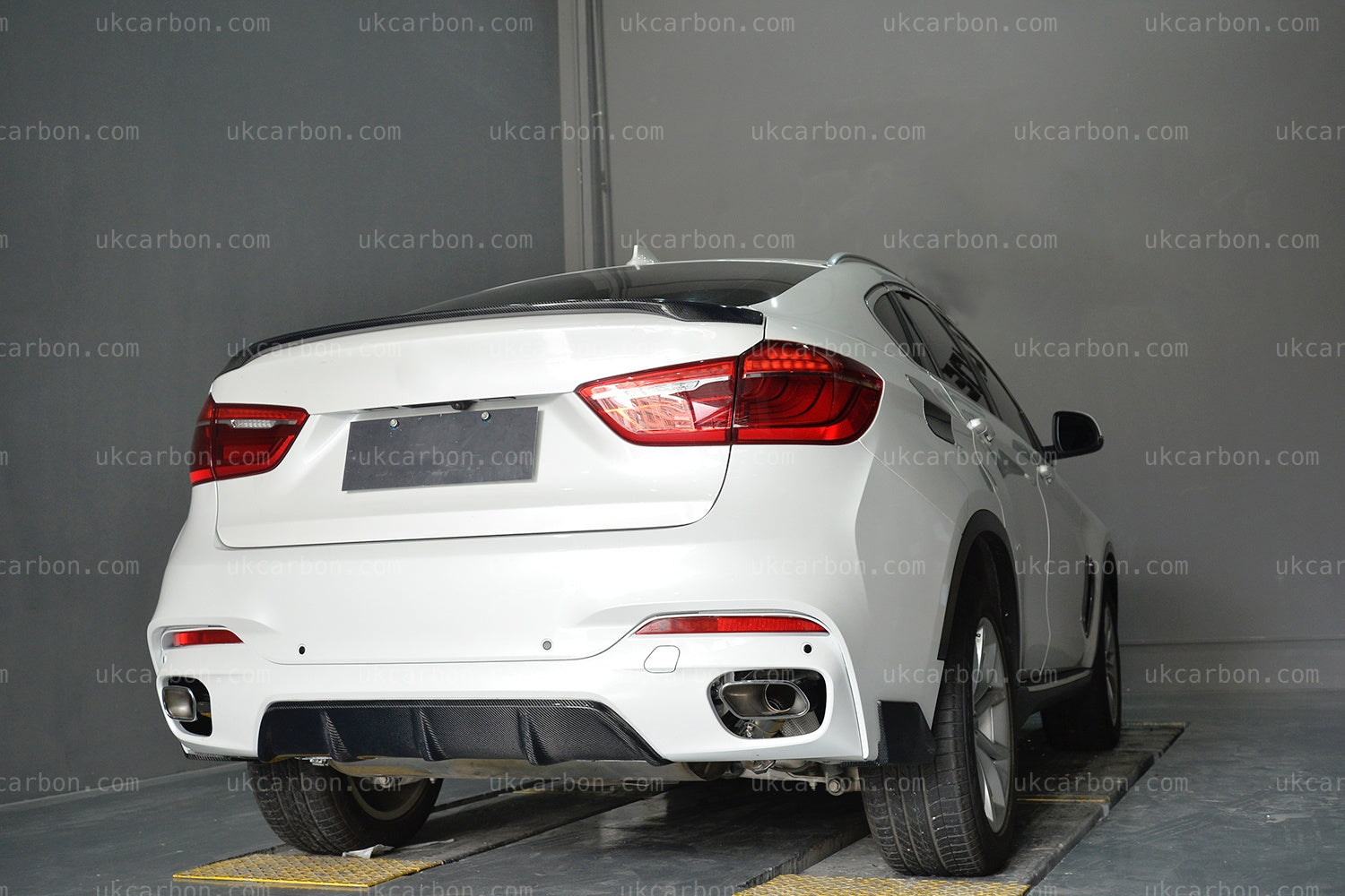 BMW X6 F16 Carbon Fibre M Performance Rear Bumper Body Kit Diffuser by UKCarbon