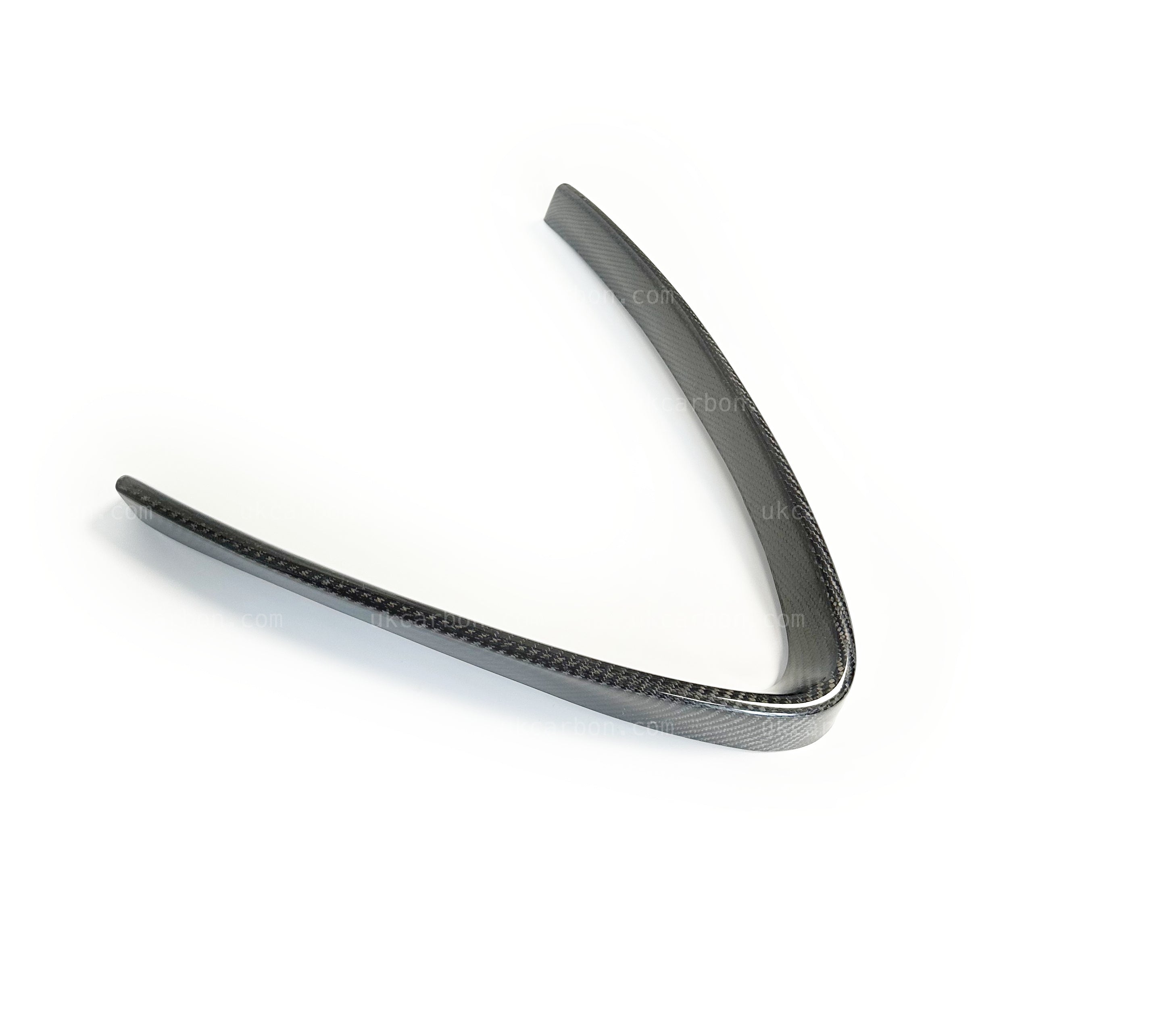 Alfa Romeo Giulia Carbon Fibre V Shield Grill Cover by UKCarbon