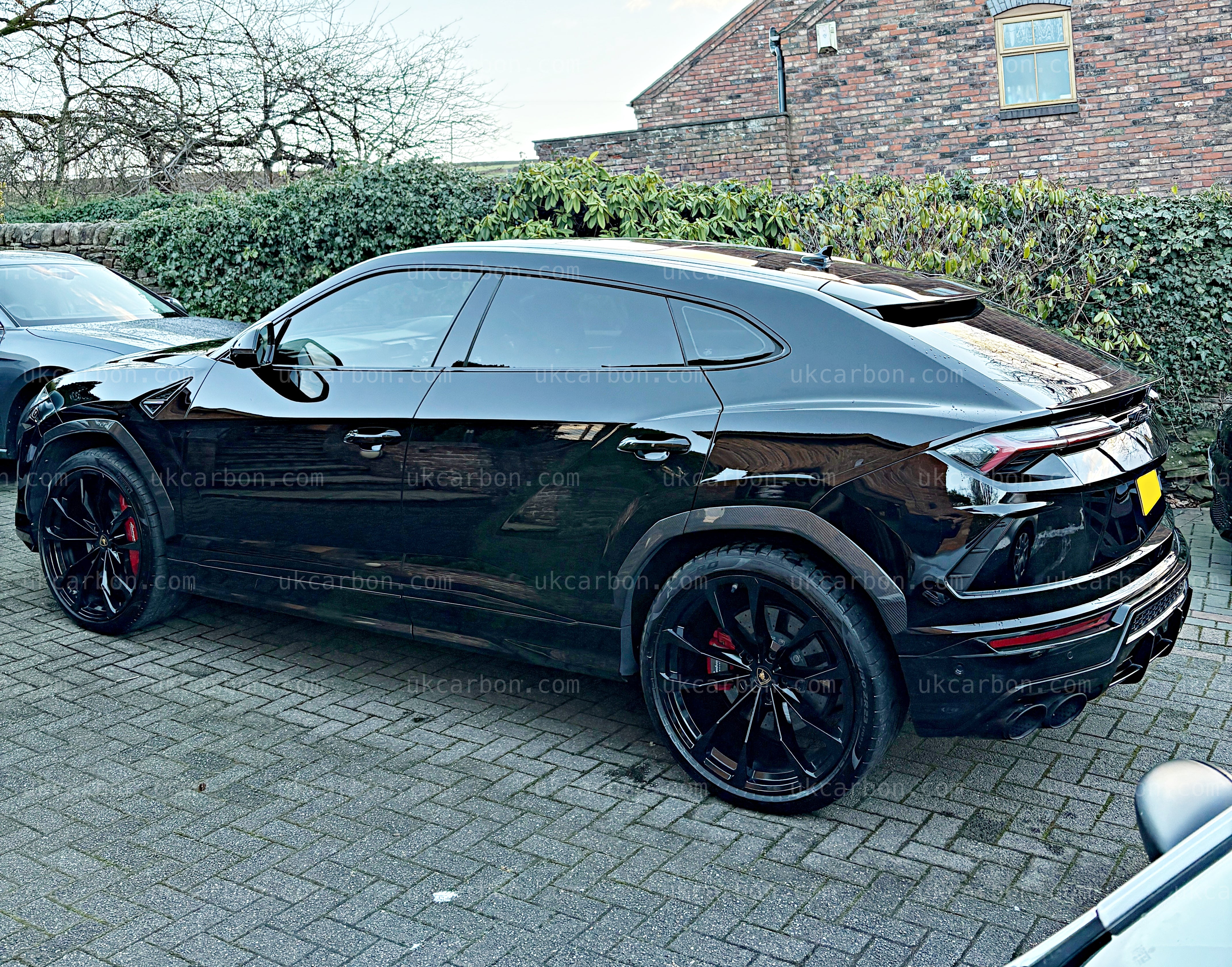 Lamboghini Urus Carbon Fibre Wheel Arch Trim Kit Pre Preg Fender