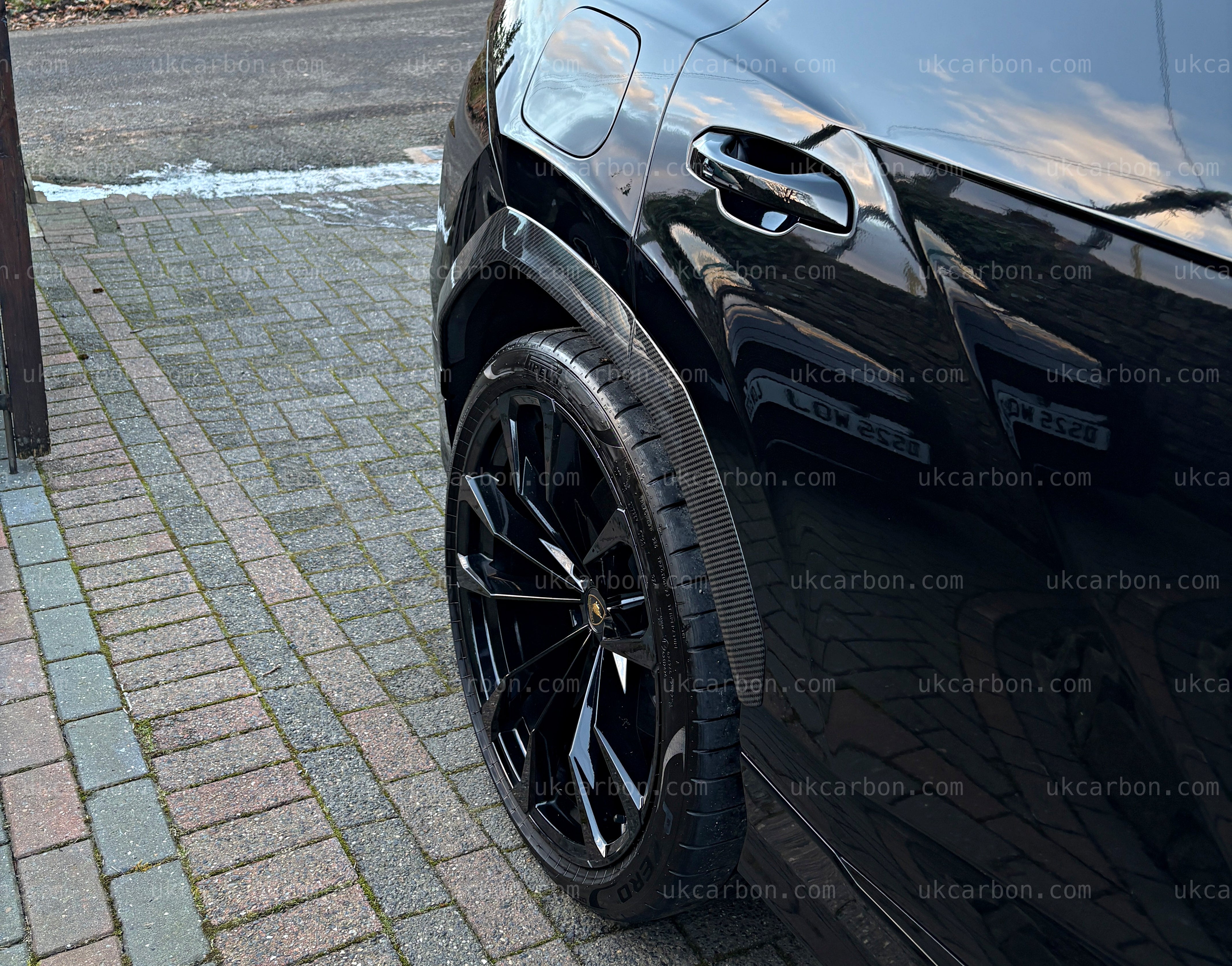 Lamboghini Urus Carbon Fibre Wheel Arch Trim Kit Pre Preg Fender